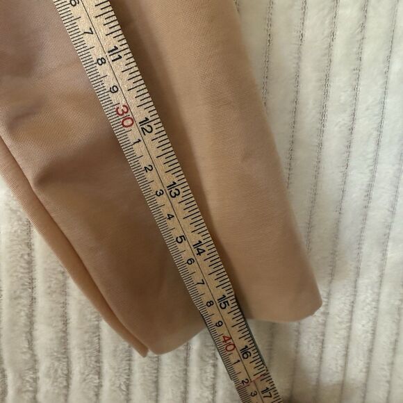 SKIMS Barely There Open Bust Arm Shaper Shapewear Clay Size Medium NWT - Picture 6 of 10